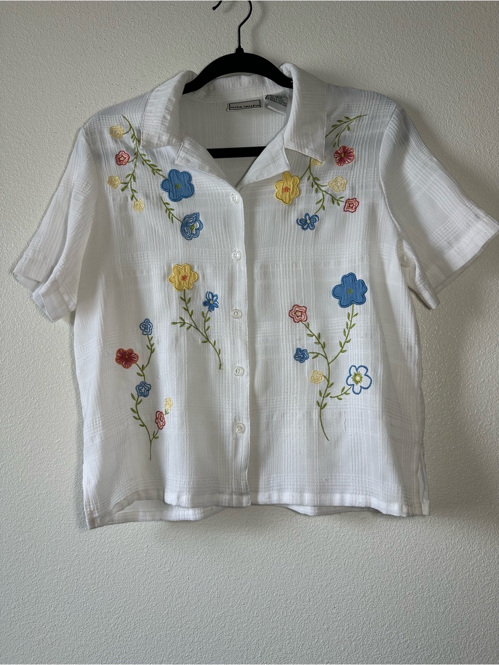 Vintage White Embroidered Floral Button-Down Shirt